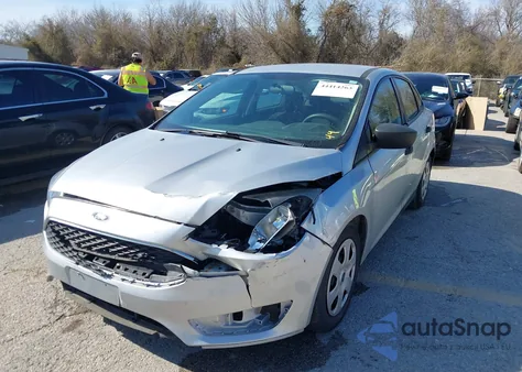 2016 Ford Focus S z USA, uszkodzony, nr VIN 1FADP3E25GL356662